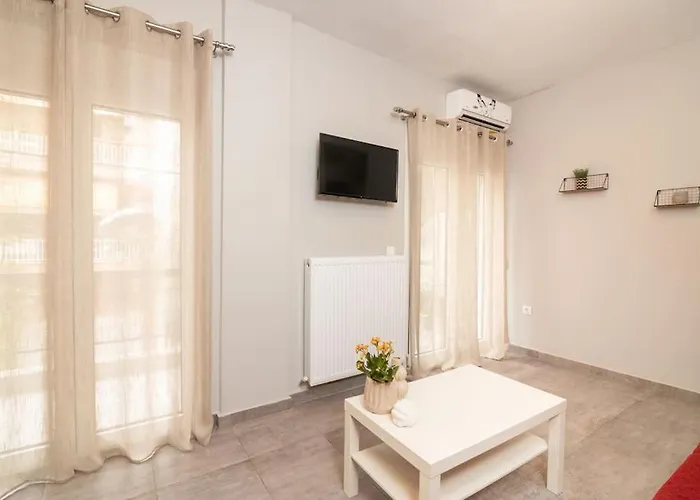 Spacious Apartment, 2 Bedrooms テッサロニキ