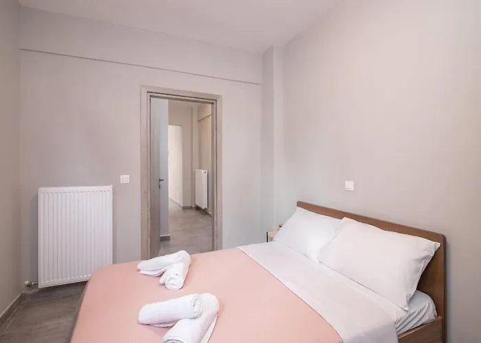 Spacious Apartment, 2 Bedrooms *