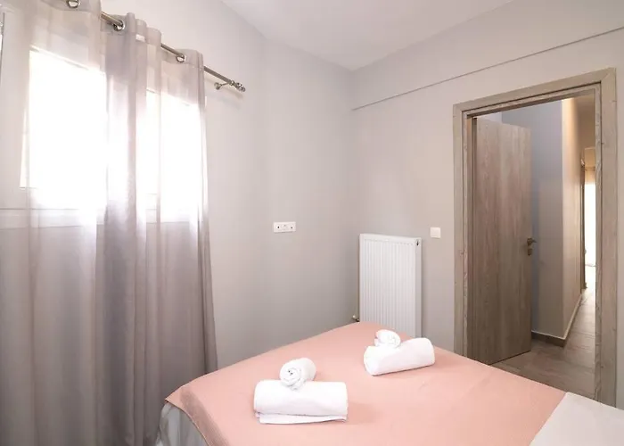 Spacious Apartment, 2 Bedrooms Апартаменты Салоники